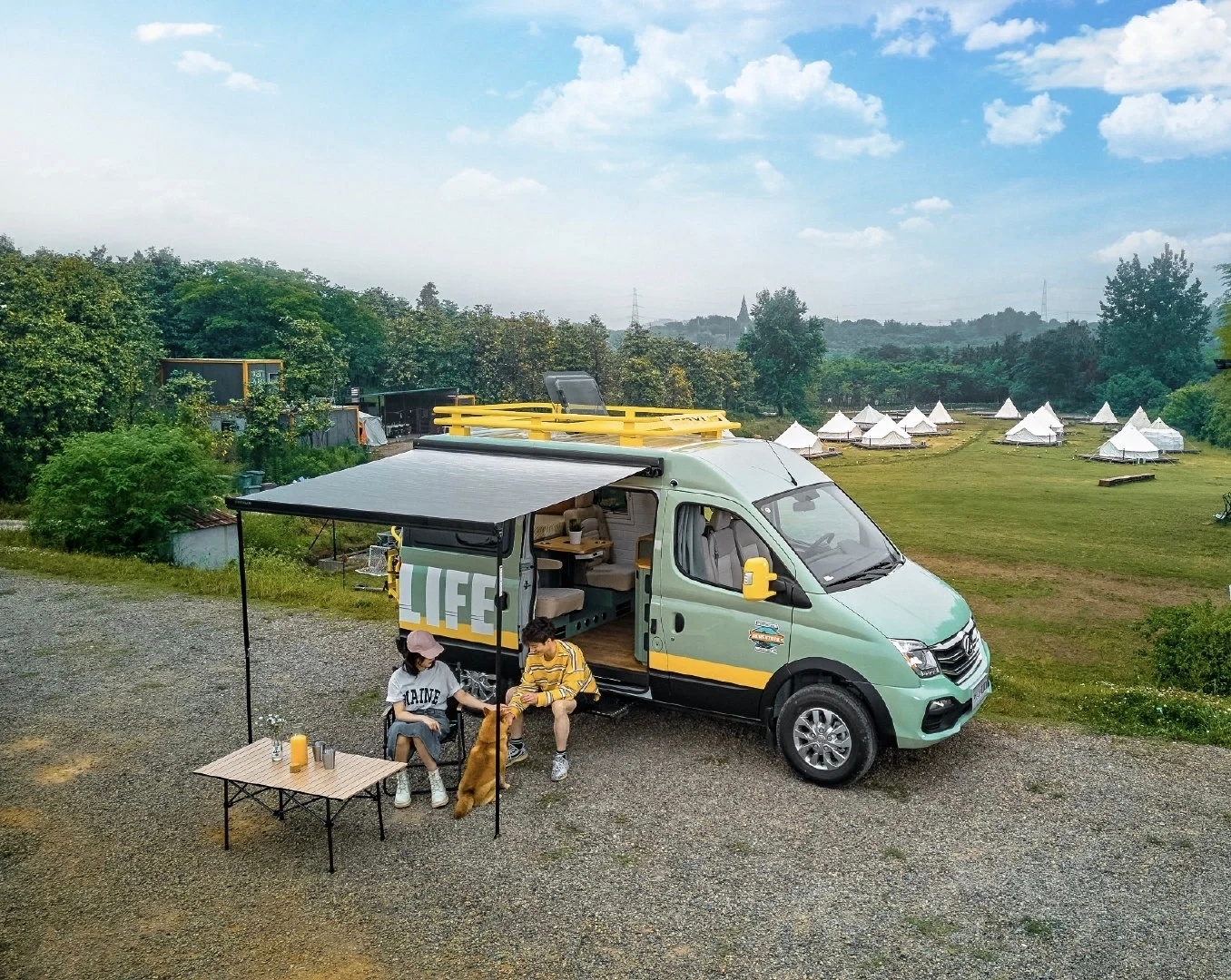 终于找到大通原厂露营车的官图了……