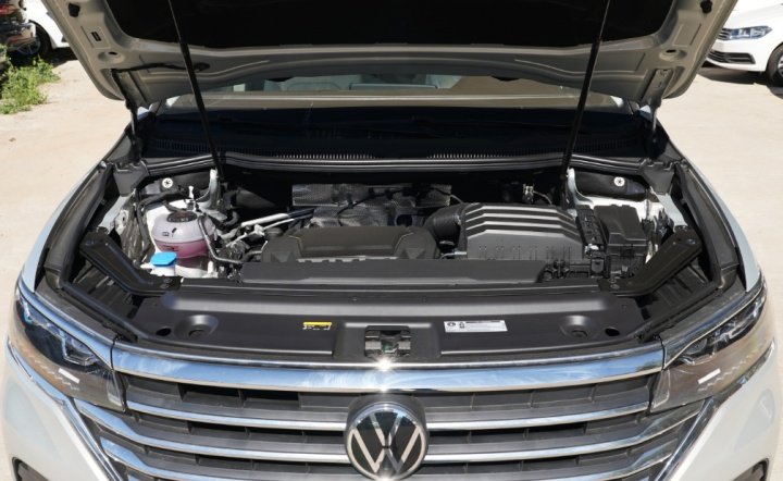 40万如何选合资MPV?2023款别克GL8对比大众威然