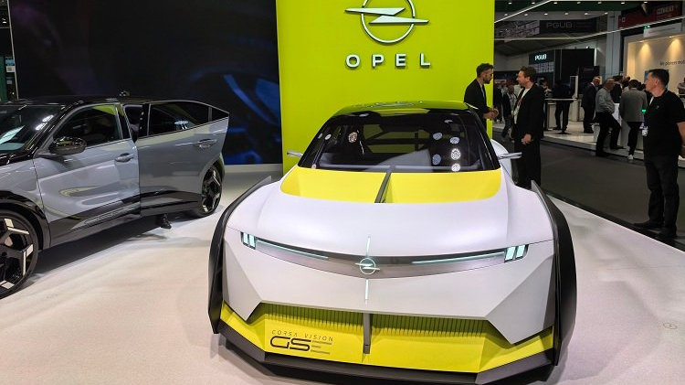 仅靠三台车撑场面？Opel亮相慕尼黑车展