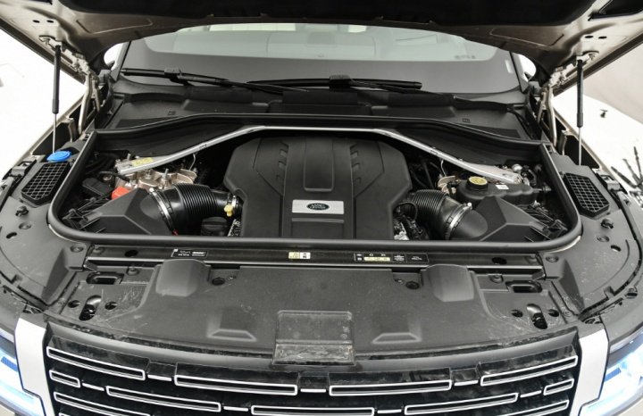 新款路虎揽胜盛世加长版对比奔驰GLS