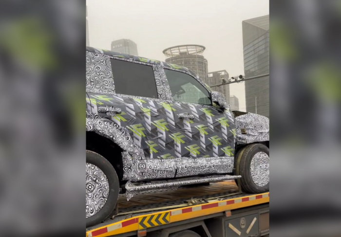 比亚迪又出一款硬派SUV,这次是冲着40万的坦克?