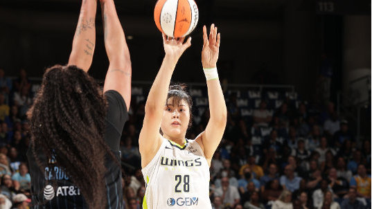 李月汝闪耀WNBA常规赛，轰下18分10篮板