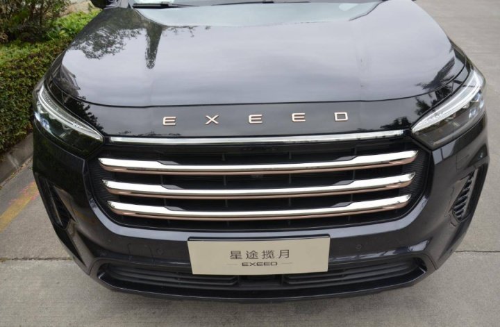 国产中大型SUV对撞!荣威RX8对比星途揽月谁更超值?