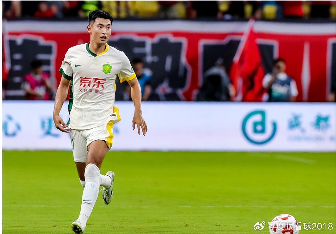 当国脚前锋寻求新平台，北京国安与成都蓉城的潜在交易将如何影响中超争冠格局？