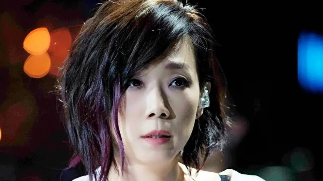 59岁林忆莲近况！与李宗盛离婚后经历多段恋情，如今享受单身生活