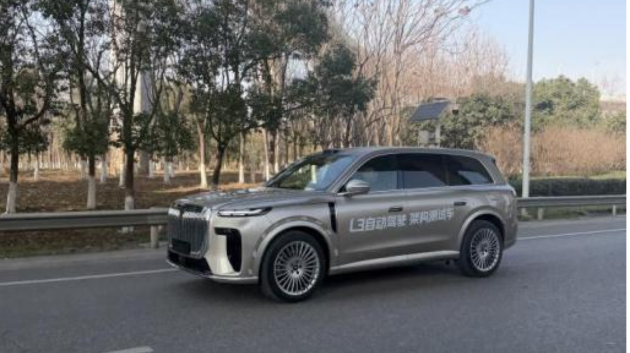 岚图泰山Ultra版测试车曝光，或将成为首款L3级量产SUV