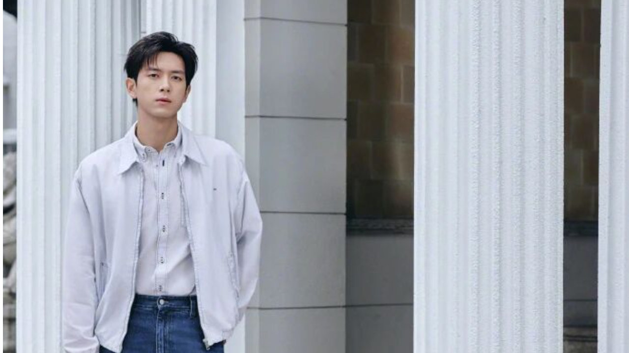 李现 Prada 520 大片：单宁凝简约，松弛见温柔