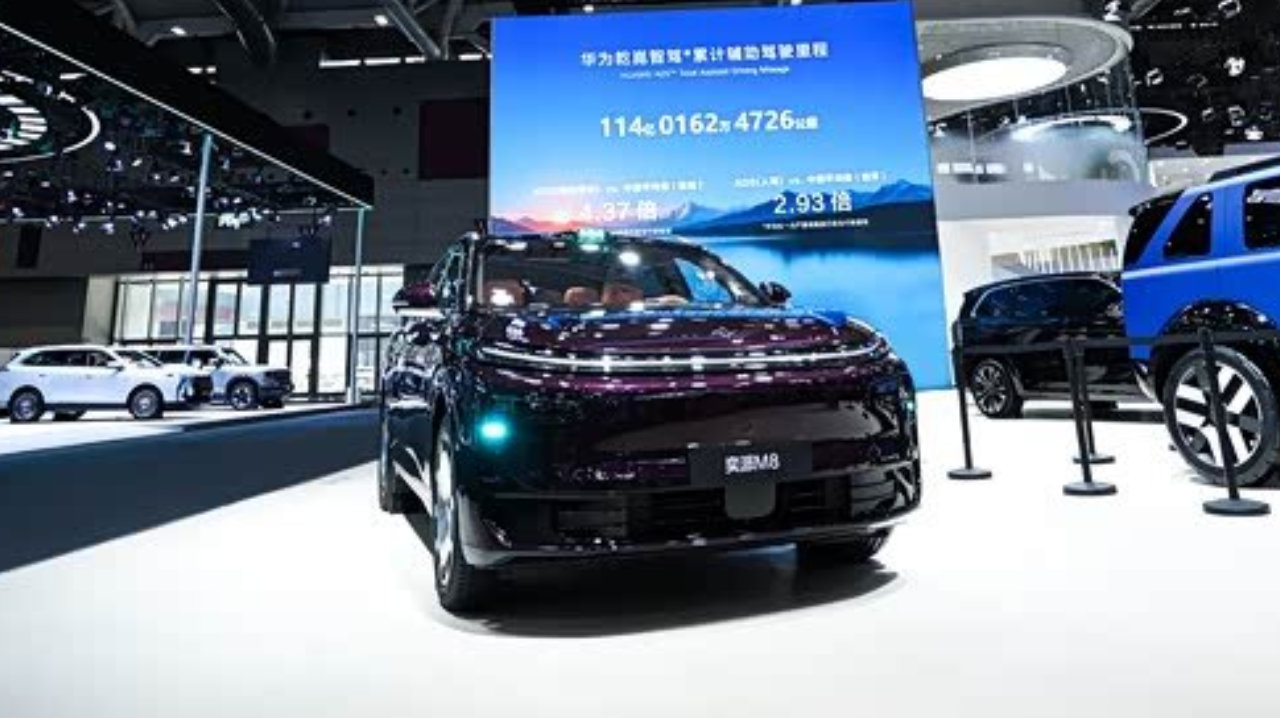 25万级唯一！东风奕派M8搭华为乾崑满配六件套