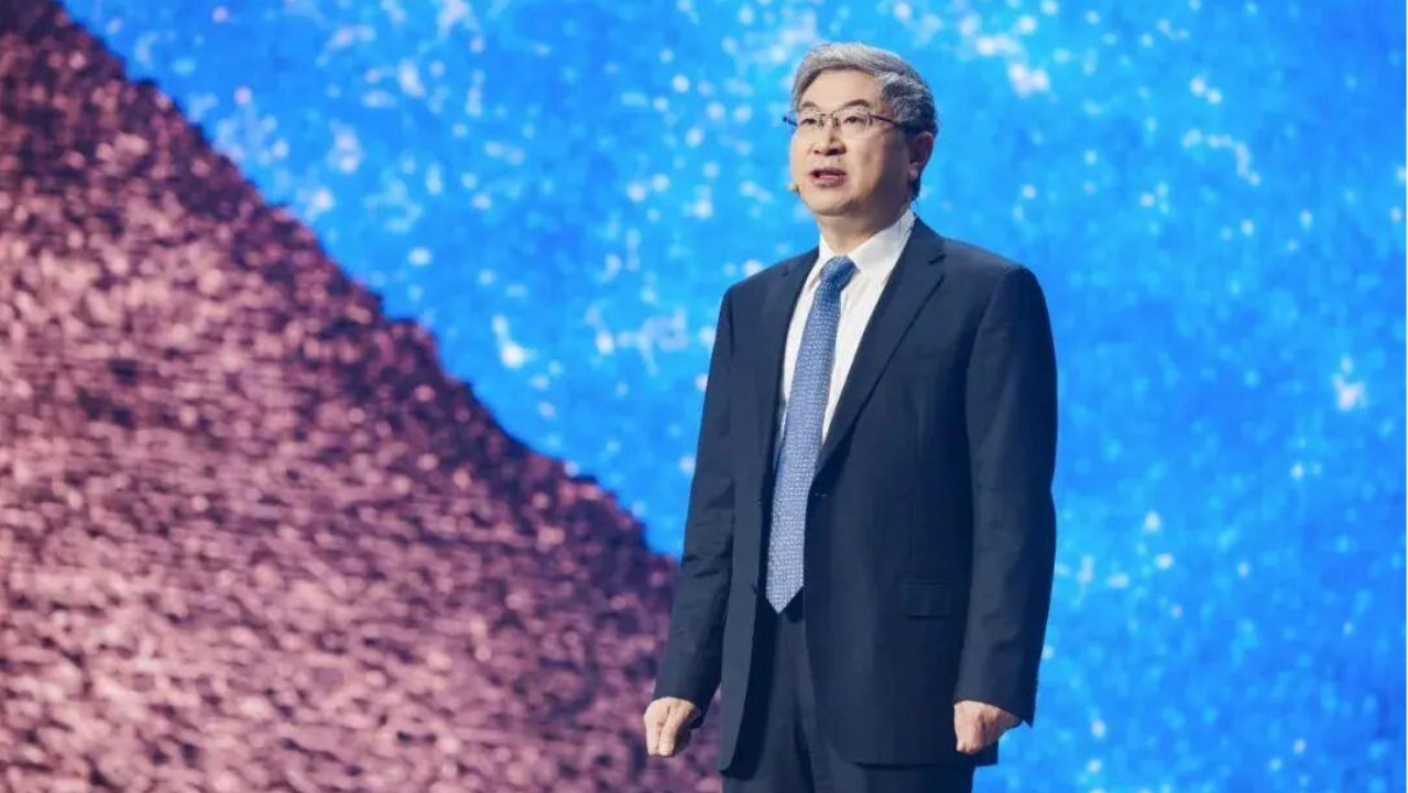 奇瑞员工因拒绝周末加班被辞退，董事长尹同跃刚因加班问题鞠躬