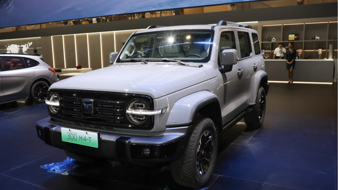 坦克300 Hi4-T换装宁德时代，电池减0.4度，快充16分钟，价格不变