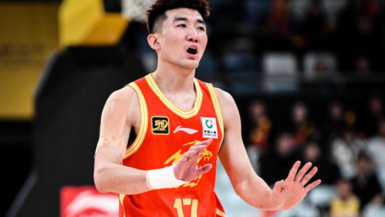 里程碑！孙铭徽总助攻超胡雪峰升历史第4 下一位追赶郭艾伦