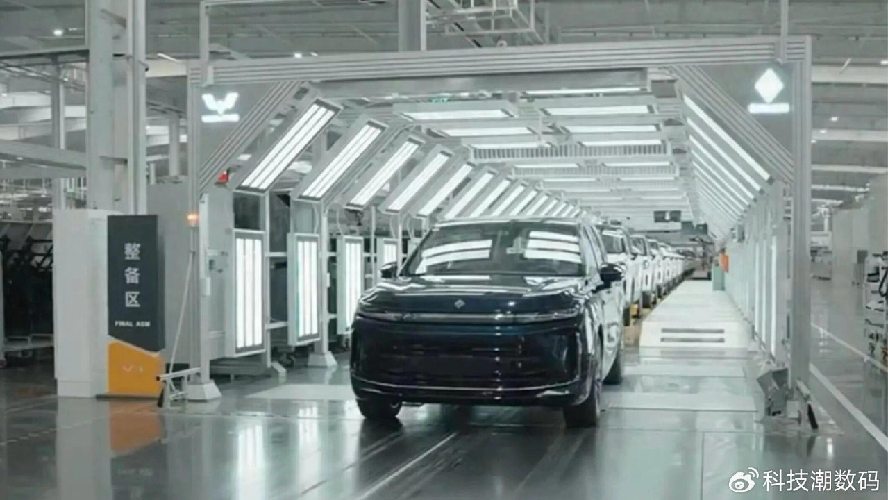 五菱+华为：华境S下线，标配乾崑智驾和鸿蒙座舱，两种电池可选