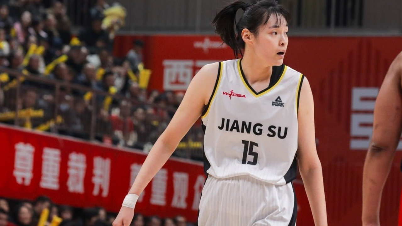 3大数据前3！女篮25岁2米王牌闪耀：力压女奥尼尔，宫鲁鸣召她？