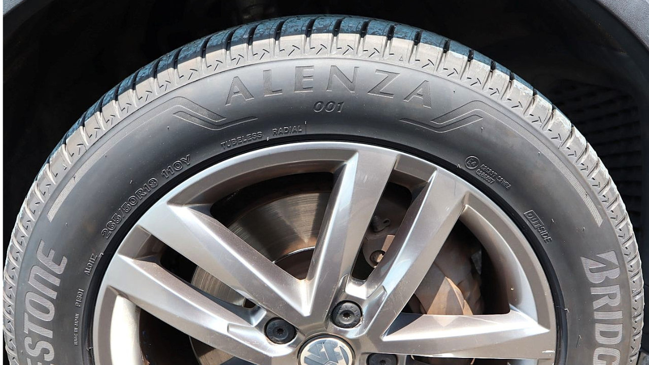 2025年度最具驾趣SUV轮胎——普利司通遨然者001