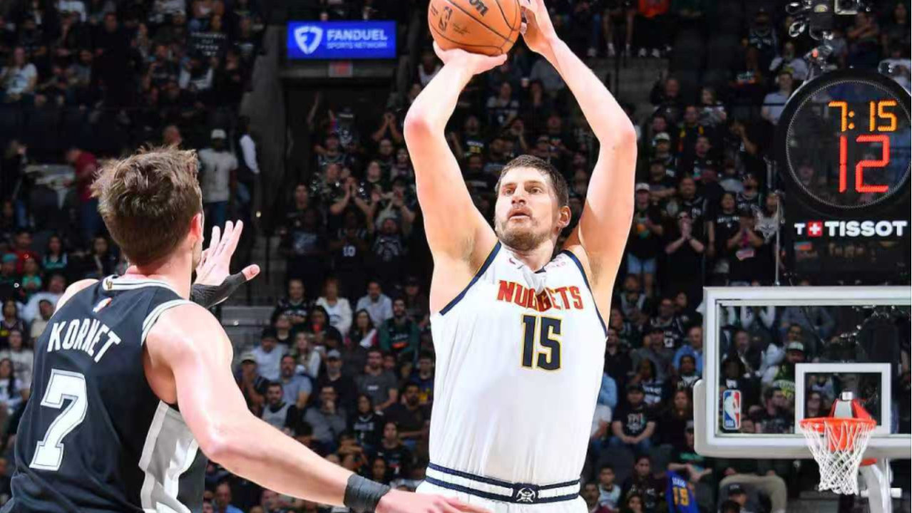 36分狂虐火箭后，20分逆转马刺！约基奇轰31+20+12亮4大争冠杀招