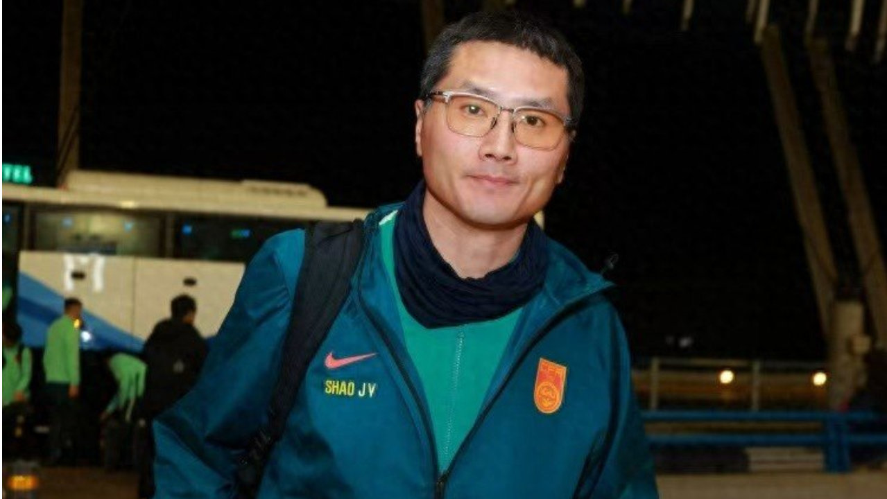 国足飞抵悉尼 邵佳一征召中超0出场门将 范志毅女婿身份惹争议
