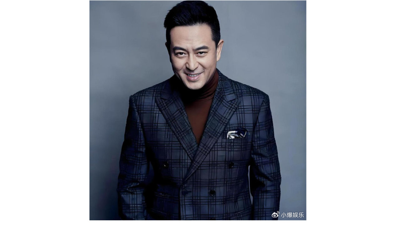 张嘉译生日照曝光：白发变黑发住西安四千万别墅，二婚娶视后低调幸福