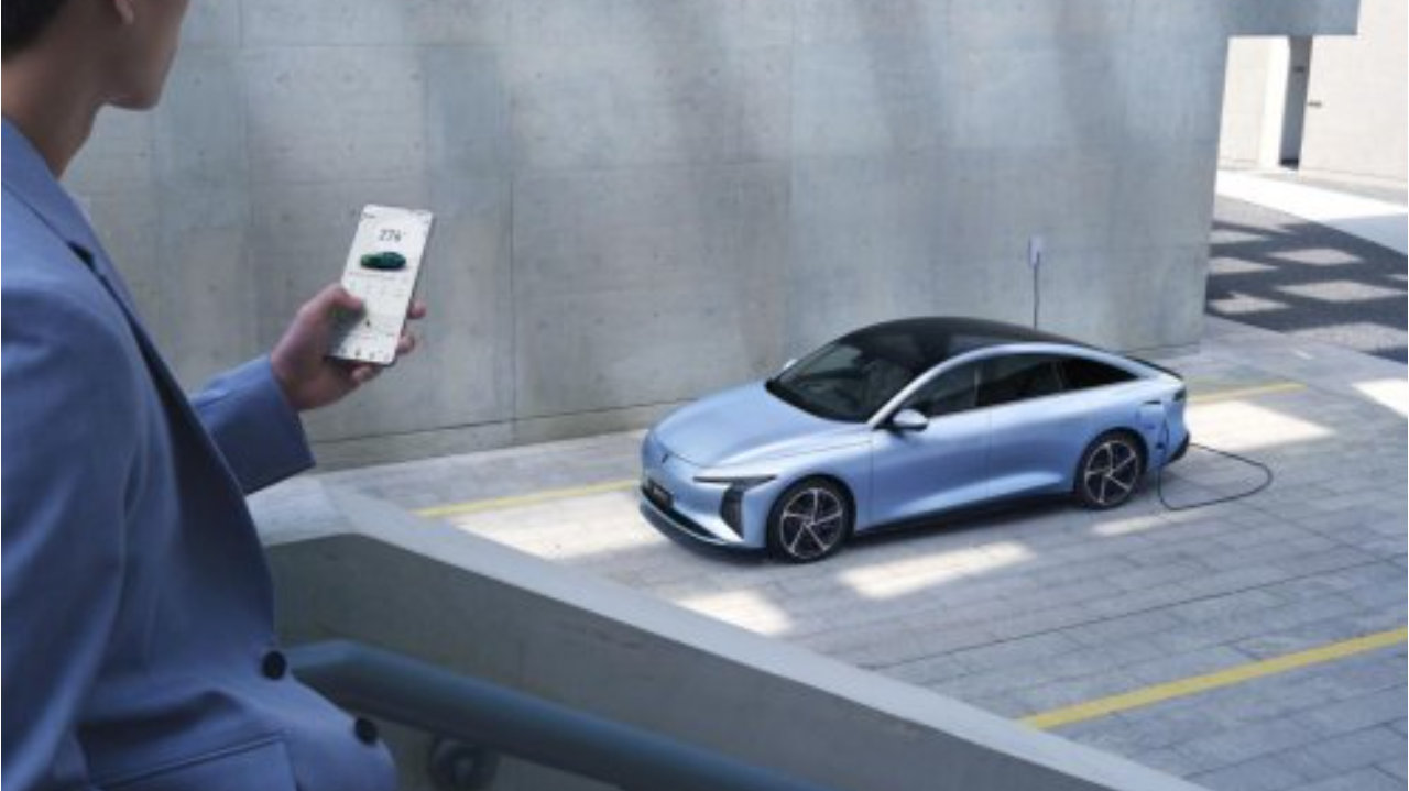 东风风行实力出圈交通大会尽显轿跑硬核实力