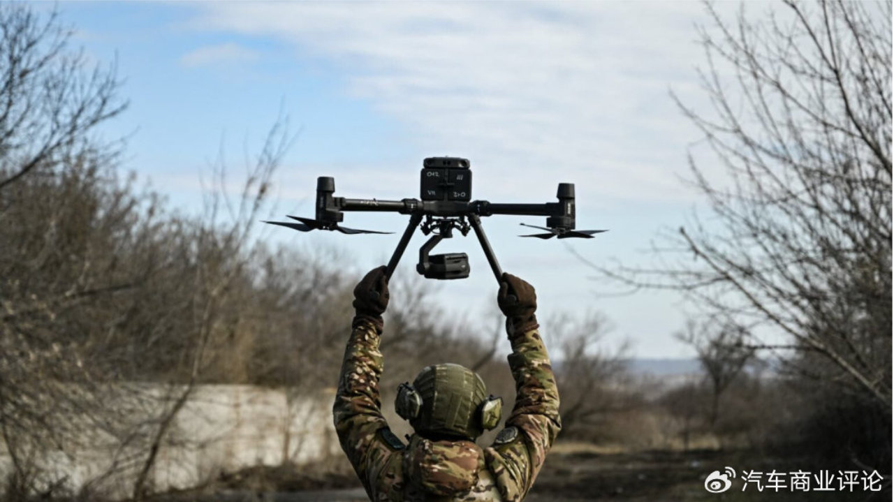 汽车业失血，军火单续命