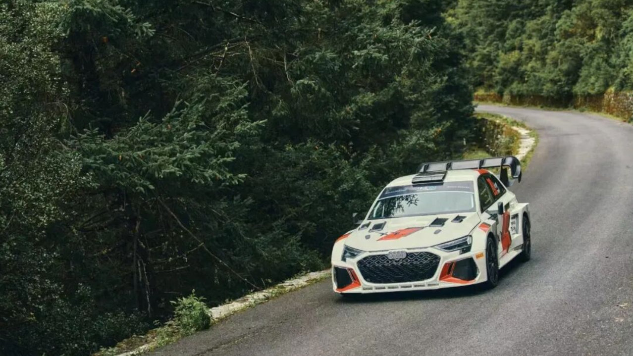 赛道逐光 热爱同行 一汽奥迪与《飞驰人生3》共启新春飞驰盛宴