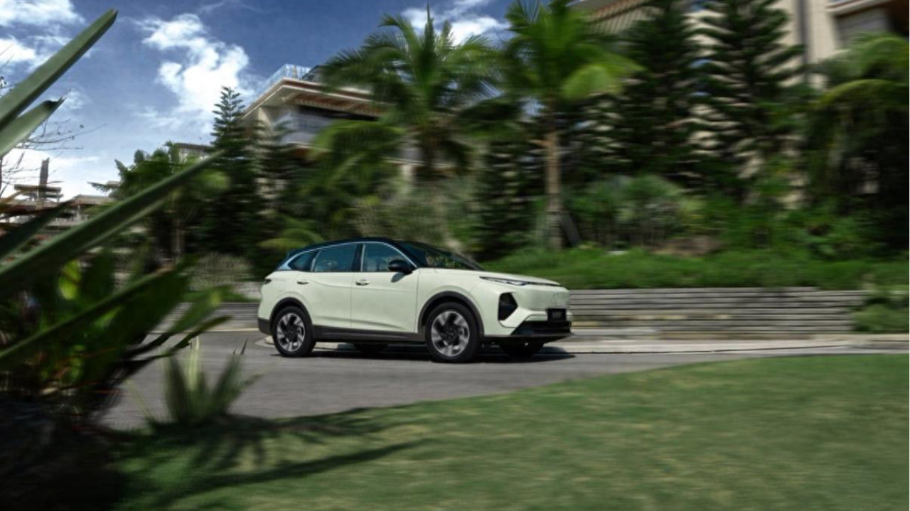 续航1555km、油耗3.9L，这台SUV让春游说走就走