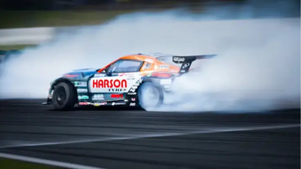 Formula Drift Japan职业飘移赛实战，TTSPORT赛道制动再秀硬实力