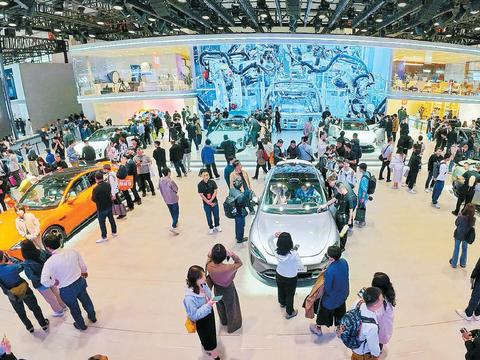 假期车展人气旺