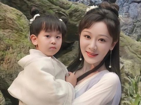 杨紫新剧《生命树》首演母亲，解锁嫡长女角色