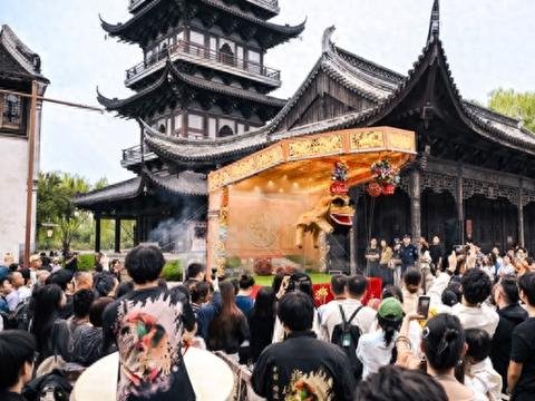 万象入戏，第十三届乌镇戏剧节开幕