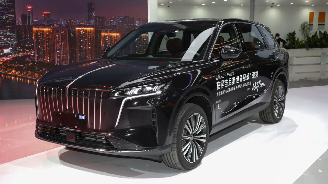 顶配带四驱！红旗HS6插混版广州亮相，4.8秒破百，预售17.88万起