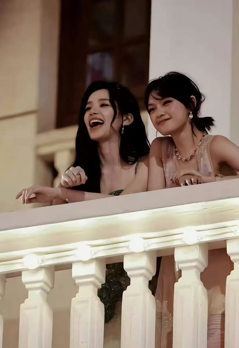 张婧仪文淇可以演女同事了，我为你们举大旗