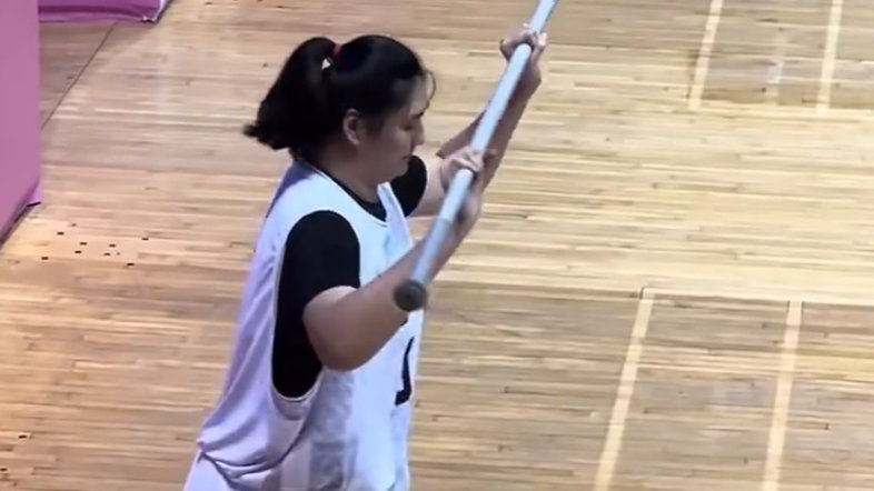 三人包夹防不住！2.26米张子宇两战24中22轰55分：仅登场34分钟