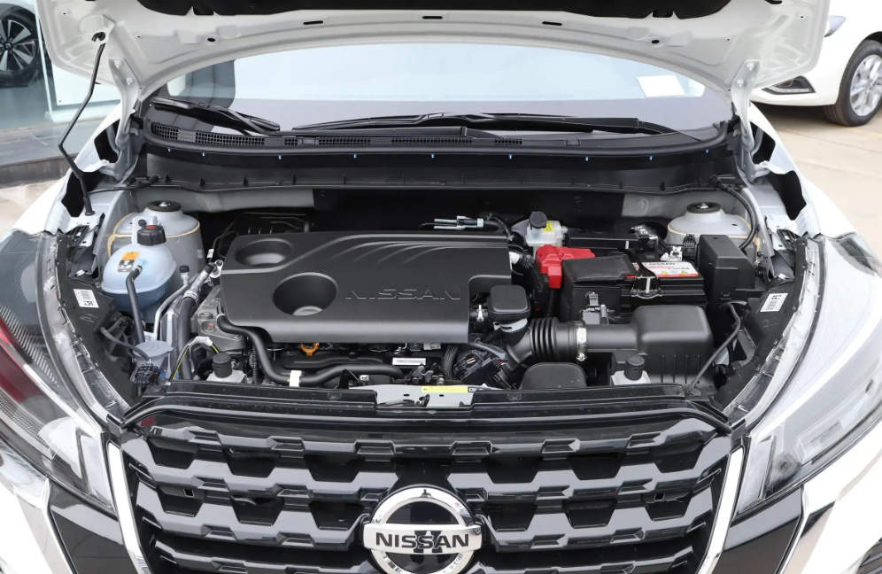 谁才是年轻人的代步神器?日产劲客对比马自达CX-30黑曜版