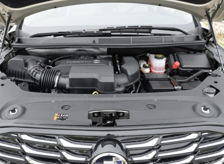 40万如何选合资MPV?2023款别克GL8对比大众威然