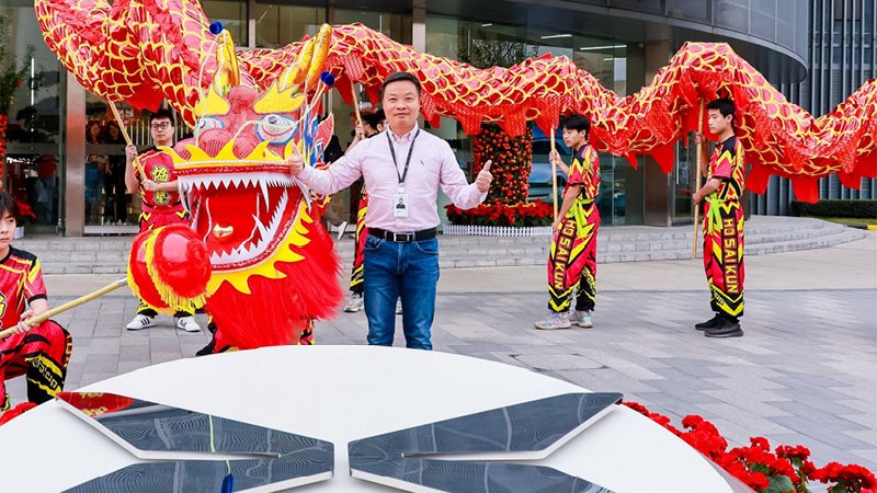 何小鹏开工放大招！再招4千人投35亿搞研发，3年规划新车30款