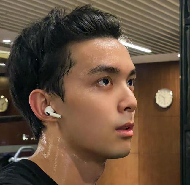 冷知识:肖战曾经给吴磊做过配角,现如今都是当红状态,二搭较难休闲区蓝鸢梦想 - Www.slyday.coM 冷知识:肖战曾经给吴磊做过配角,现如今都是当红状态,二搭较难休闲区蓝鸢梦想 - Www.slyday.coM