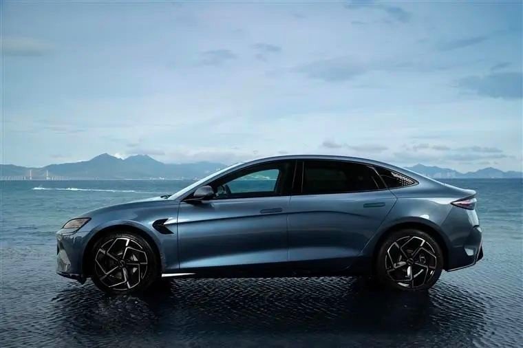 迷恋过特斯拉,试驾过德系合资,为何最后还是买了这款国产车?休闲区蓝鸢梦想 - Www.slyday.coM 迷恋过特斯拉,试驾过德系合资,为何最后还是买了这款国产车?休闲区蓝鸢梦想 - Www.slyday.coM