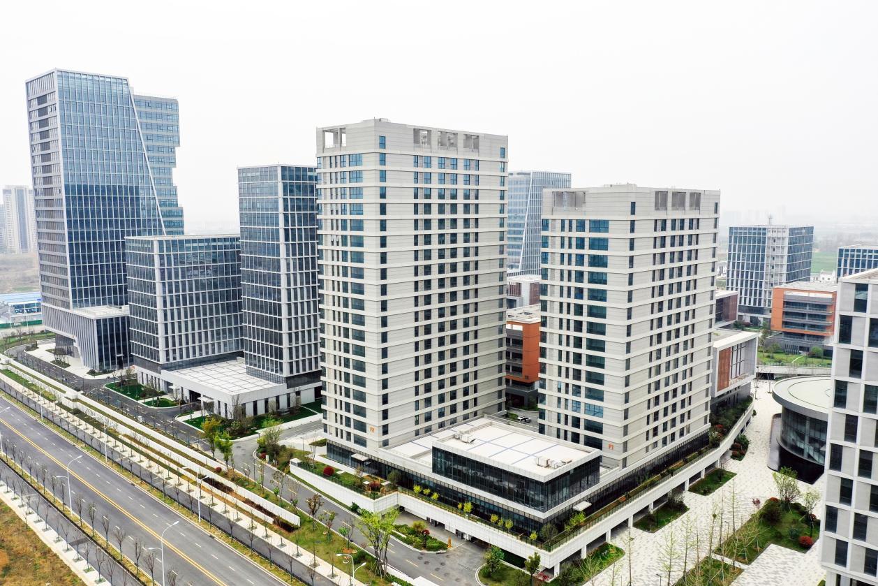 南阳大学门口怎么找大学生