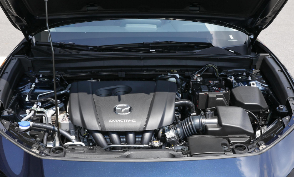 谁才是年轻人的代步神器?日产劲客对比马自达CX-30黑曜版