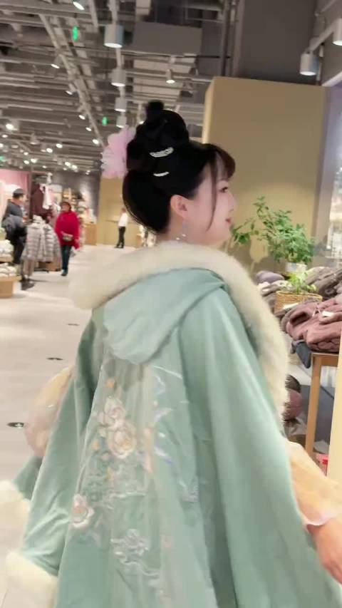 陪着闺蜜上海游玩，20 号到21 号还能邂逅超燃上海心动街区五角场线下活动