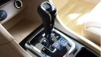 跑过5万公里后，这4个零件必须换，否则爱车要大修发动机