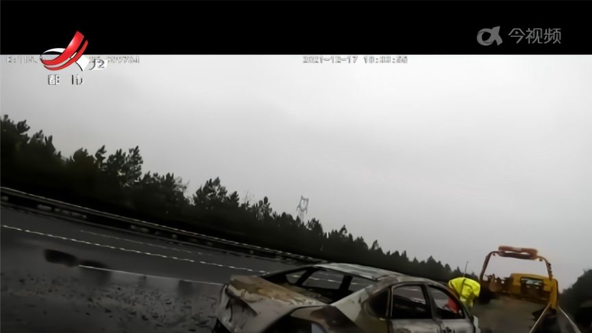 江西：两部小车先后自燃 请注意爱车保养