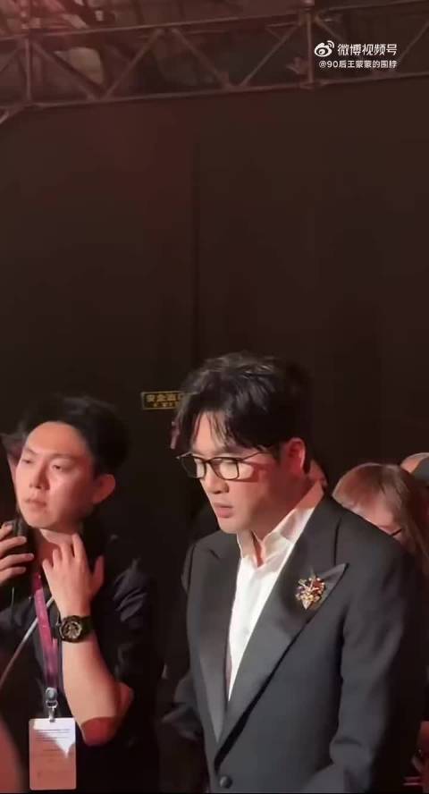 有朋哥你也太可爱了吧，视频来自水印