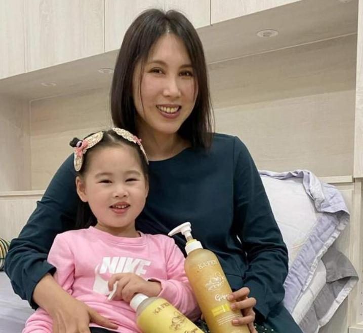 余苑绮离世4个月，母亲李亚萍落泪采访：希望5岁的乐乐能快点长大休闲区蓝鸢梦想 - Www.slyday.coM