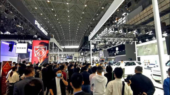 聚焦“绿动未来” 2022海口新能源暨智能网联车展开幕