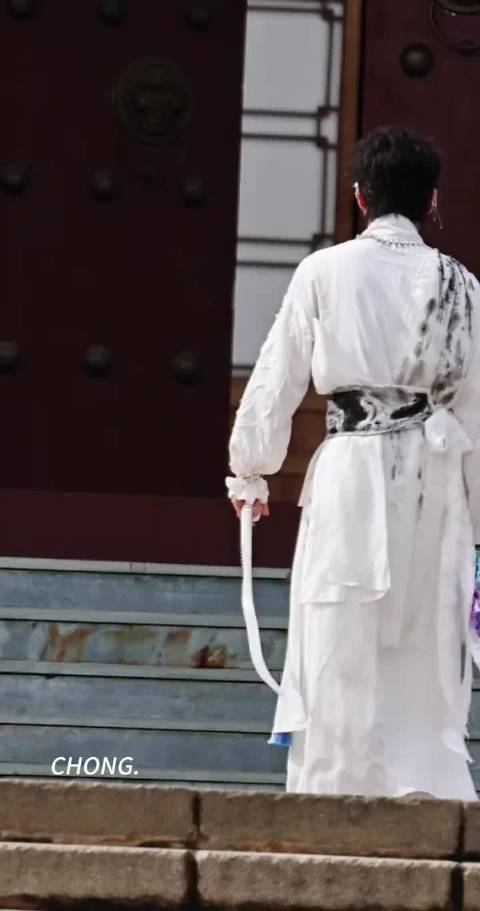 白宇什么时候演那种古装少侠给我看啊