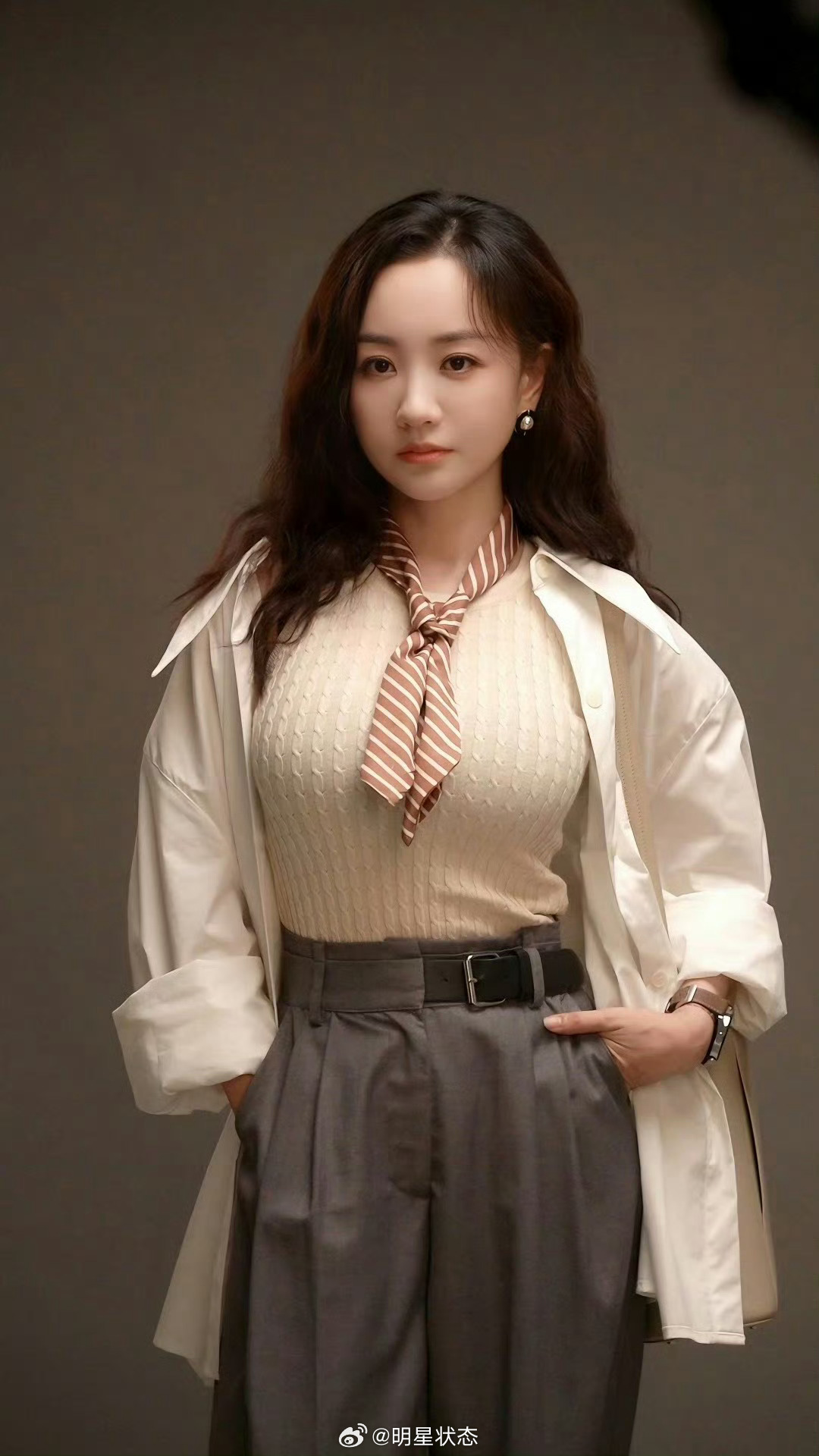 杨蓉身材有点肥了吧