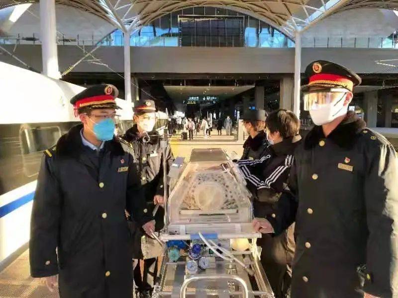 刚出生仅1个月的婴儿患病,急需转院休闲区蓝鸢梦想 - Www.slyday.coM 刚出生仅1个月的婴儿患病,急需转院休闲区蓝鸢梦想 - Www.slyday.coM