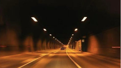 车子单方事故走保险划算吗？不要只看损失大小，还要看几年没出险