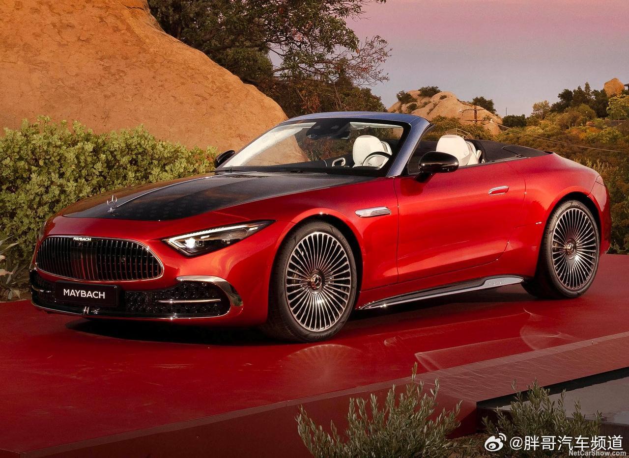 全新梅赛德斯-迈巴赫SL 680 Monogram Series，满车都是大LOGO…